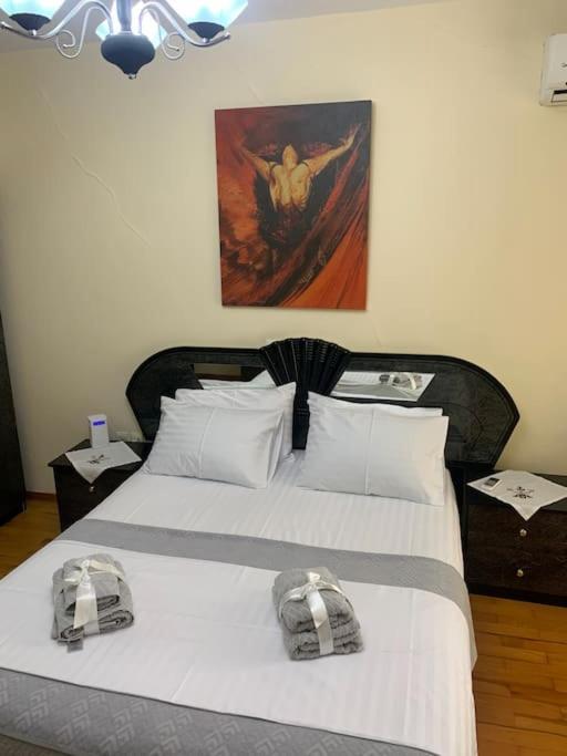 Christina'S House With 2 Bedrooms And Free Parking Gjirokastër 外观 照片