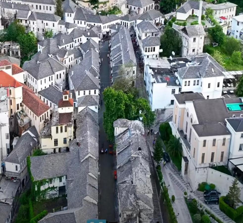 Christina'S House With 2 Bedrooms And Free Parking Gjirokastër 外观 照片