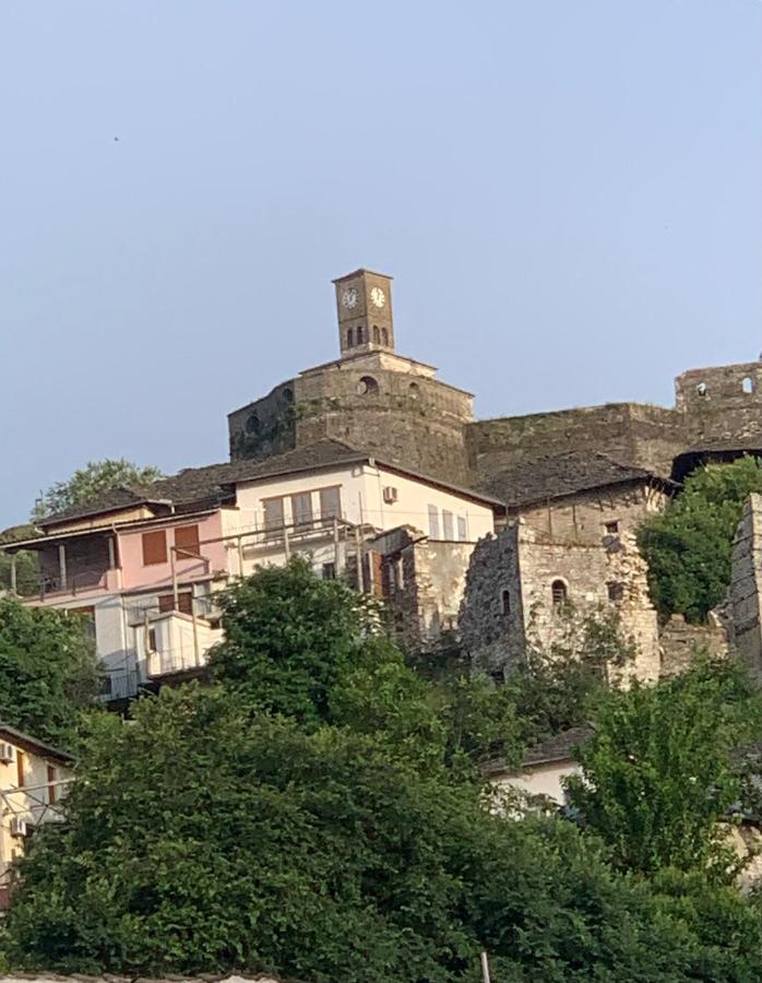 Christina'S House With 2 Bedrooms And Free Parking Gjirokastër 外观 照片