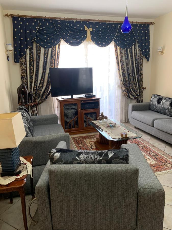 Christina'S House With 2 Bedrooms And Free Parking Gjirokastër 外观 照片
