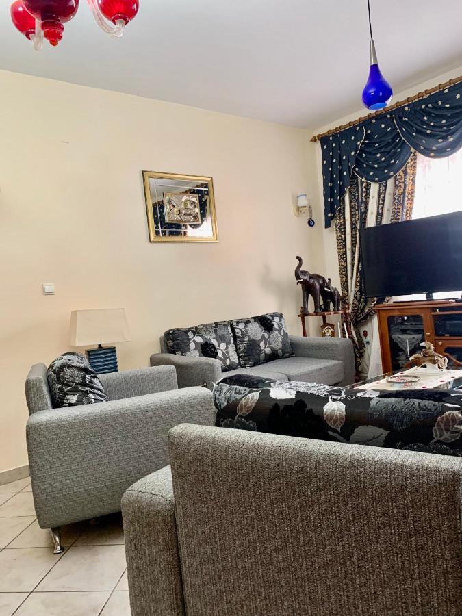 Christina'S House With 2 Bedrooms And Free Parking Gjirokastër 外观 照片