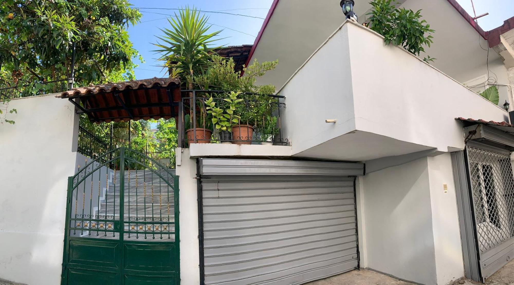 Christina'S House With 2 Bedrooms And Free Parking Gjirokastër 外观 照片
